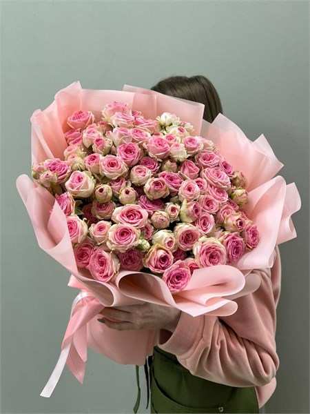 Кустовые розы Кейт в пленке (31шт) 965847 - фото 636198